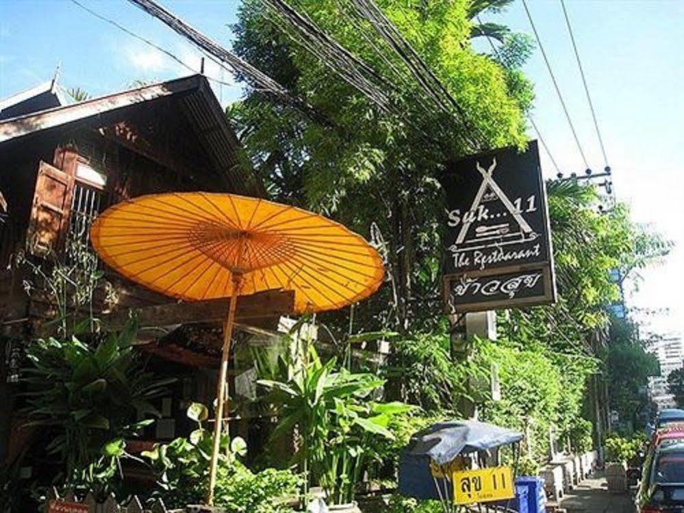 Suk11 Hostel Bangkok Exterior photo